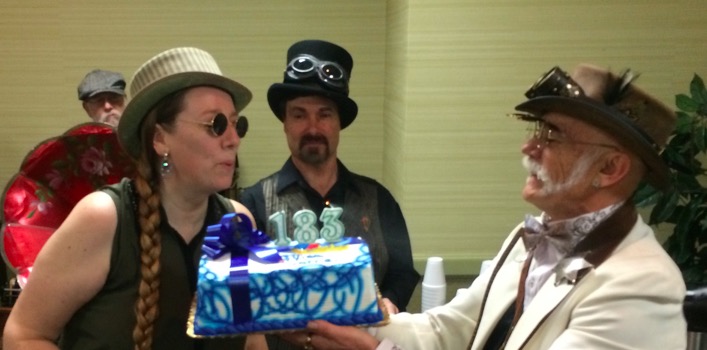 Lisa_and_Vernes_cake