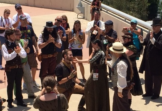 Von_Fogel_proposes